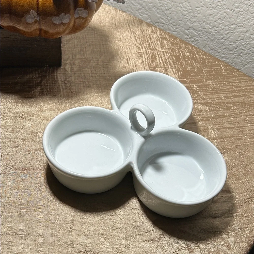 Pier 1 Condiment Dish Bowl White Porcelain 3 Section Center Handle Wavy Pattern